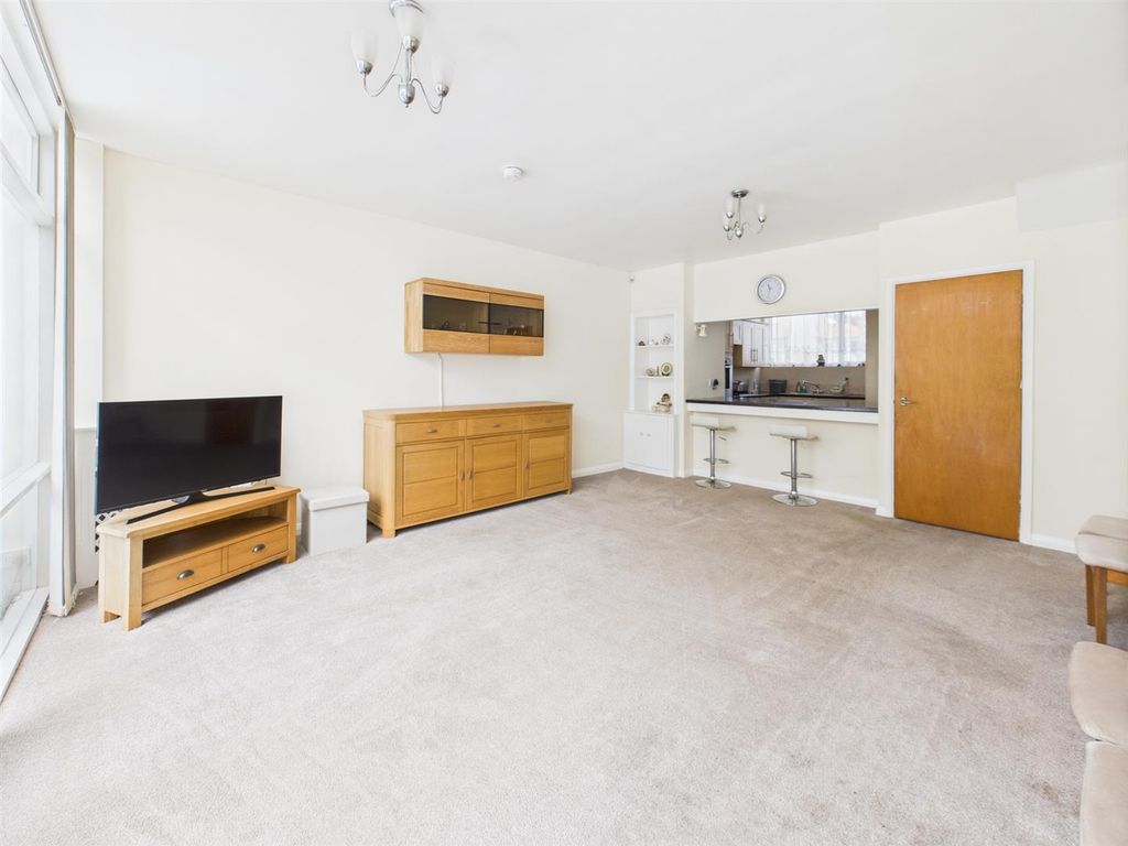 Property photo 3 of 13 Cam05080G0-Pr0134-Still015.Jpg