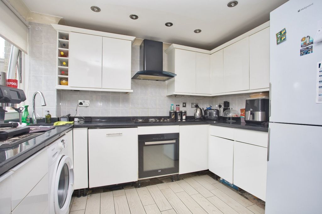 Property photo 3 of 9 Picture 3