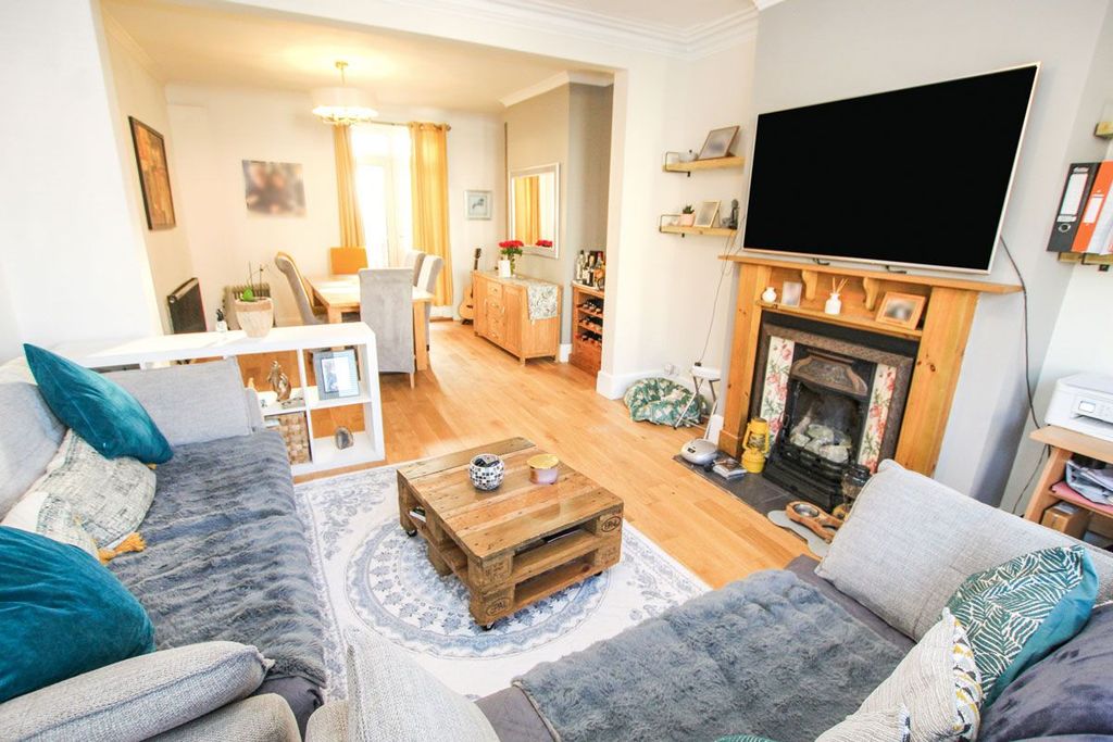 Property photo 3 of 18