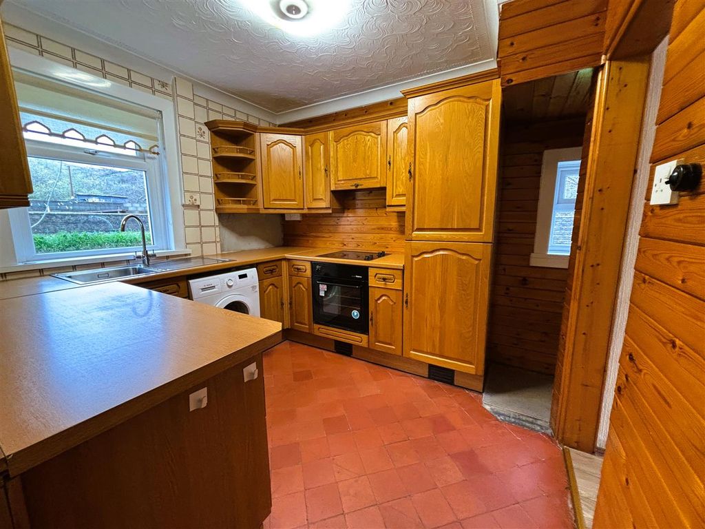 Property photo 3 of 15 Kitchen