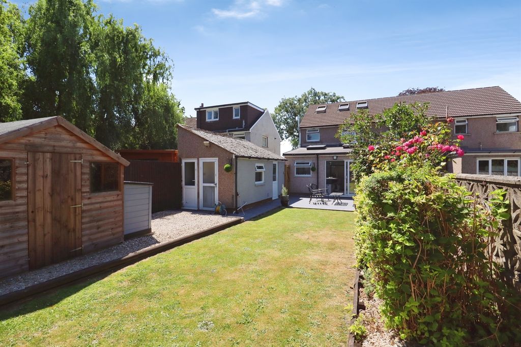 Property photo 2 of 20