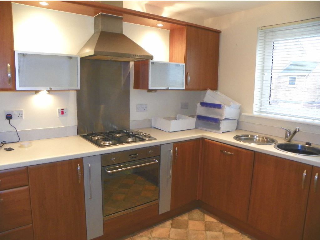 Property photo 2 of 8 Kitchen