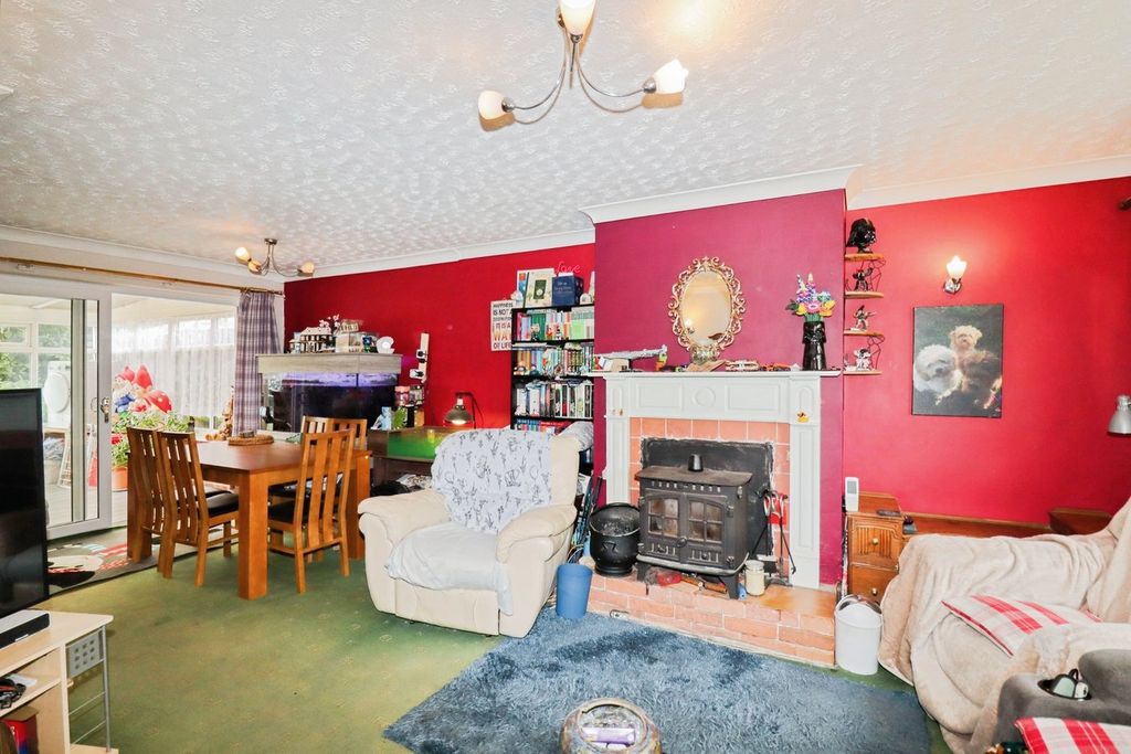 Property photo 2 of 19