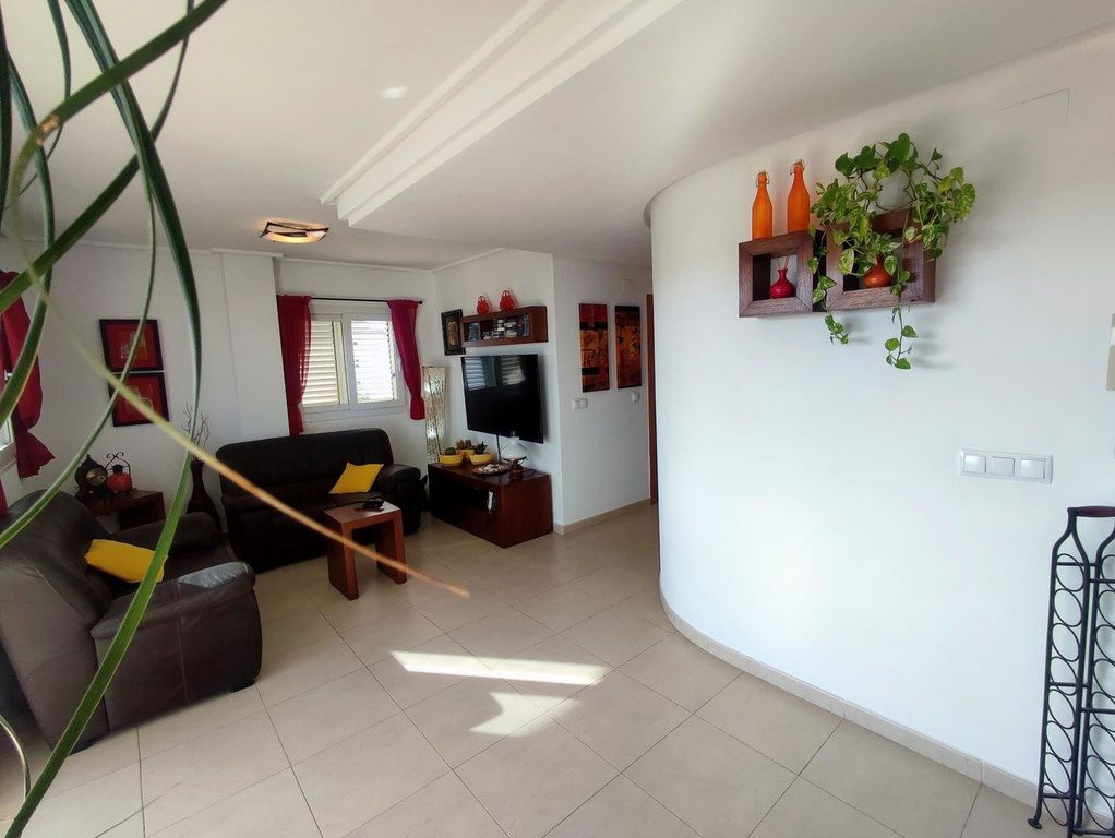 Property photo 3 of 39
