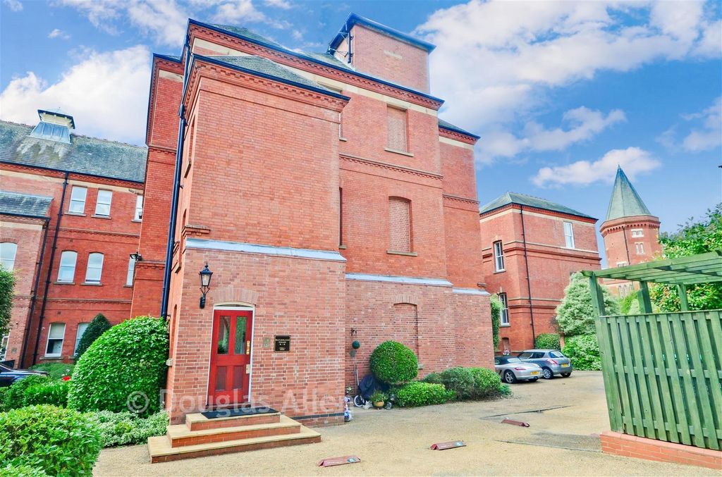 Property photo 1 of 10 Block Exterior