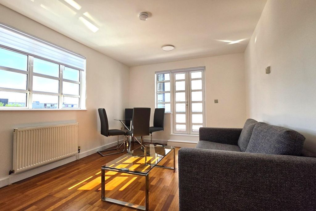 Property photo 2 of 12