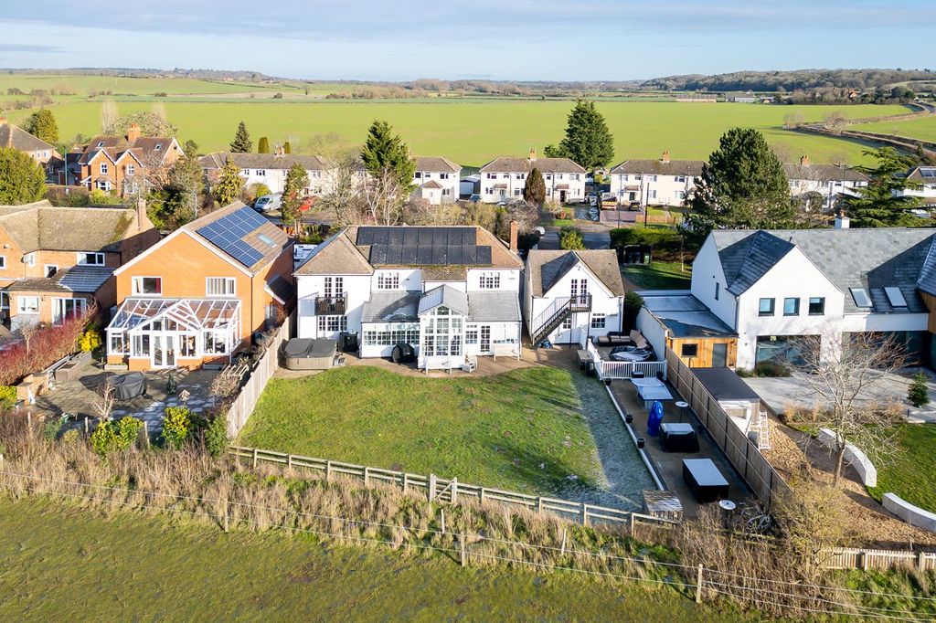 Property photo 2 of 35