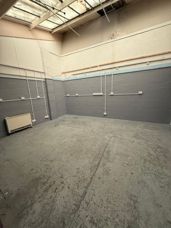 Property photo 3 of 4