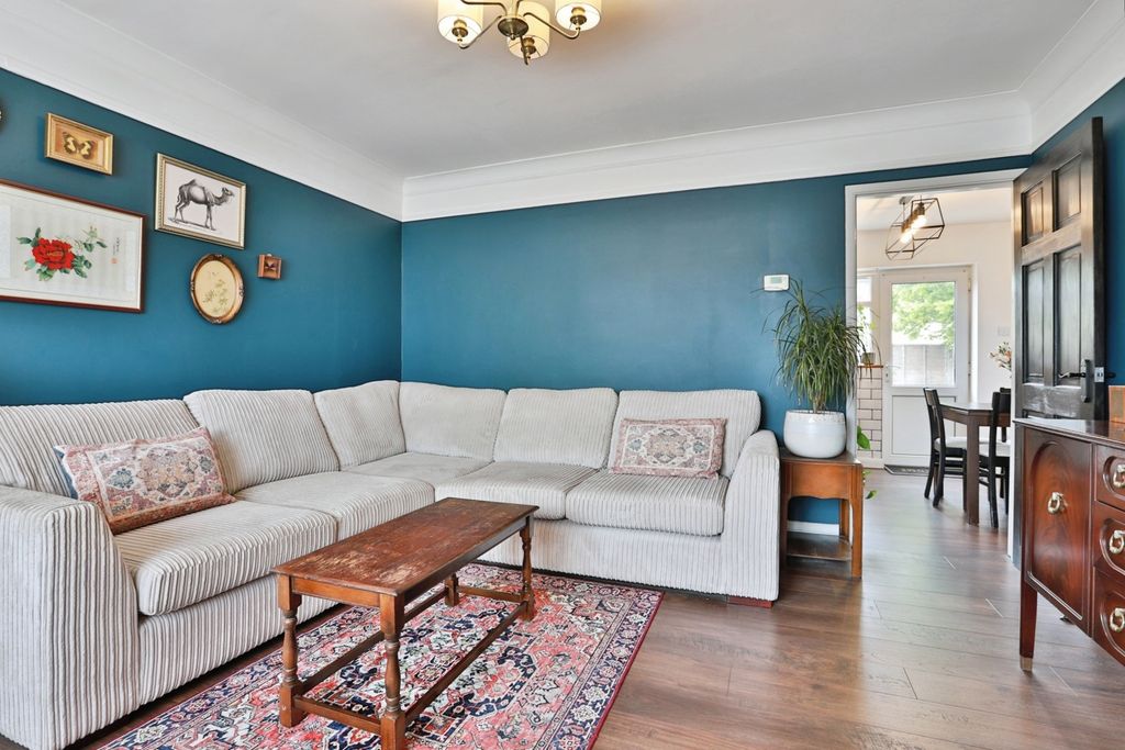 Property photo 2 of 15 Pbox-Img.Jpg