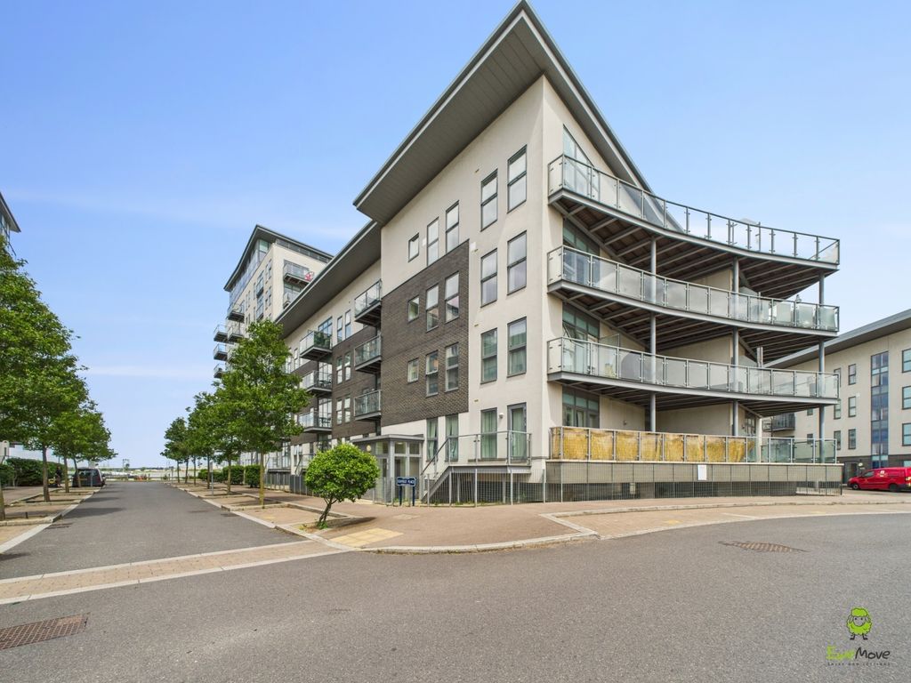 Property photo 1 of 7 Front Aspect James Hillier Ewemove Bexley And Dart