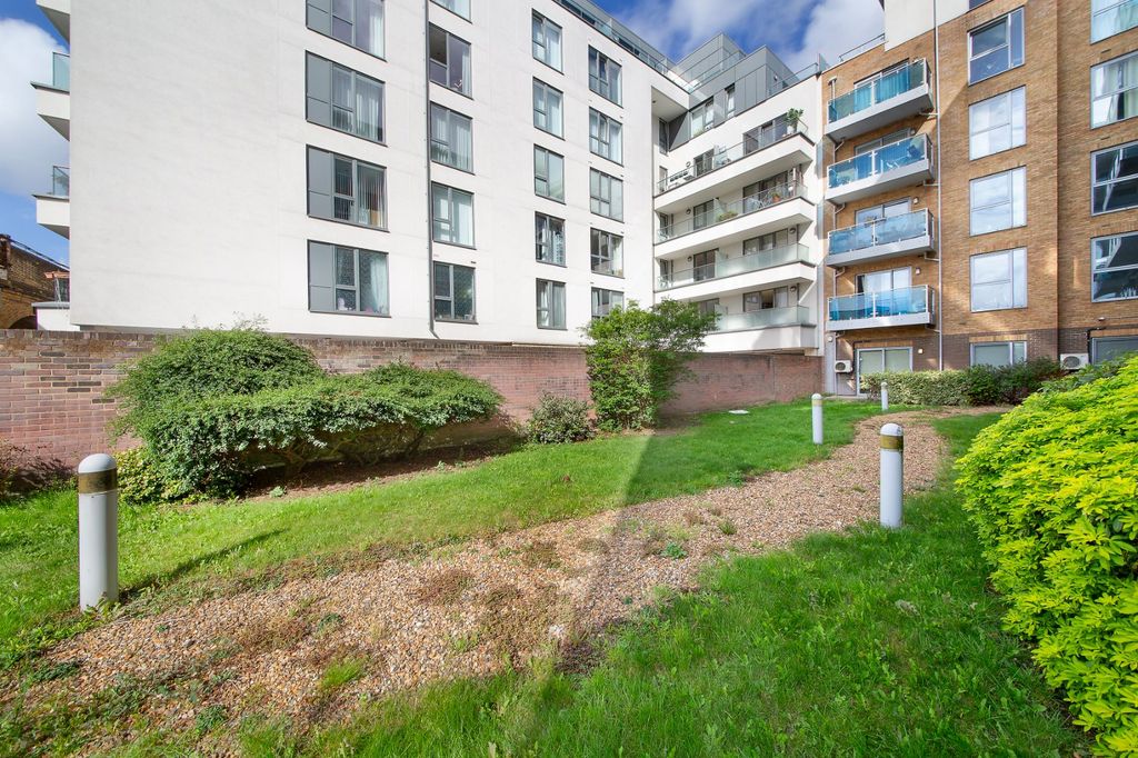 Property photo 2 of 10