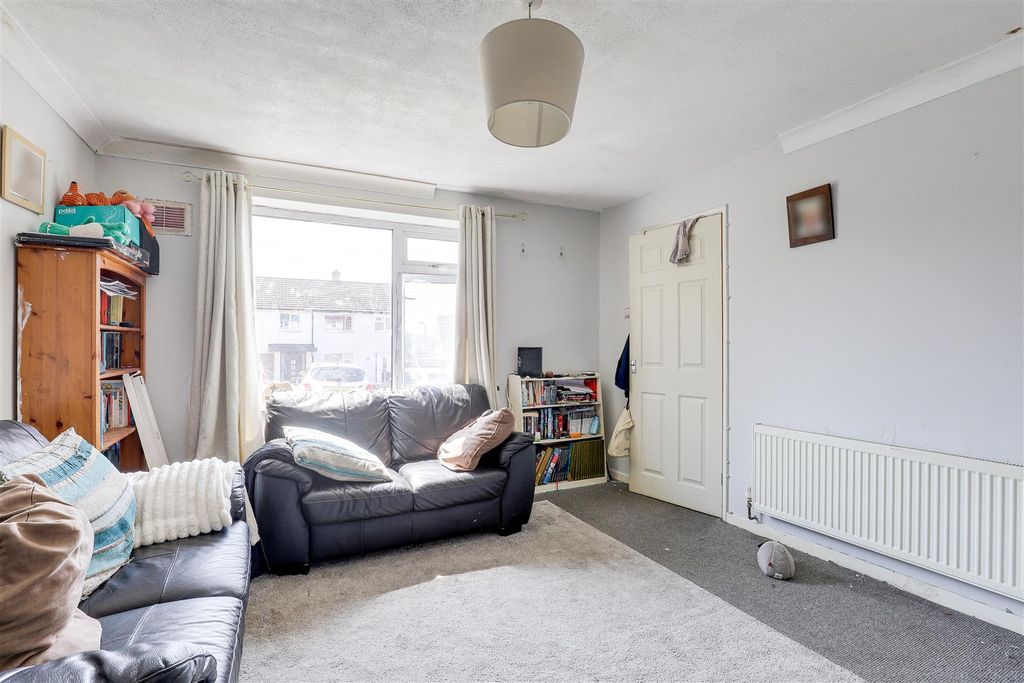 Property photo 3 of 15 8032.Jpg