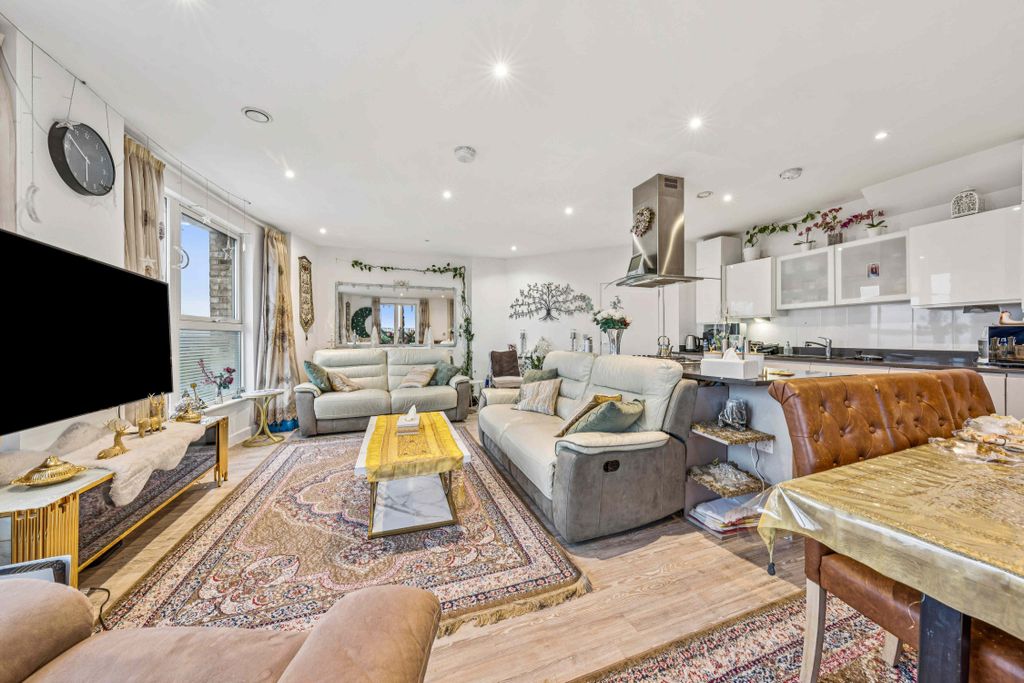 Property photo 3 of 13 7.Jpg