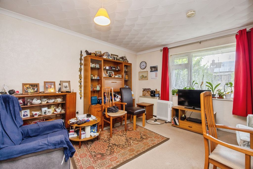 Property photo 2 of 16 Open Plan Living