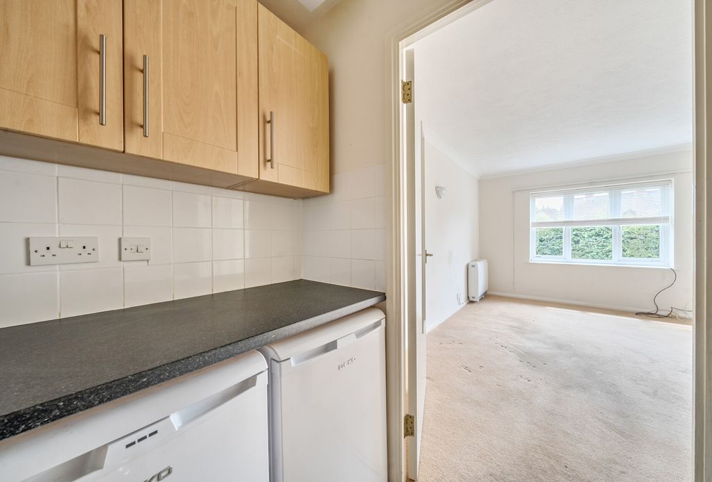 Property photo 2 of 11 1328554-3-6883Bb9...