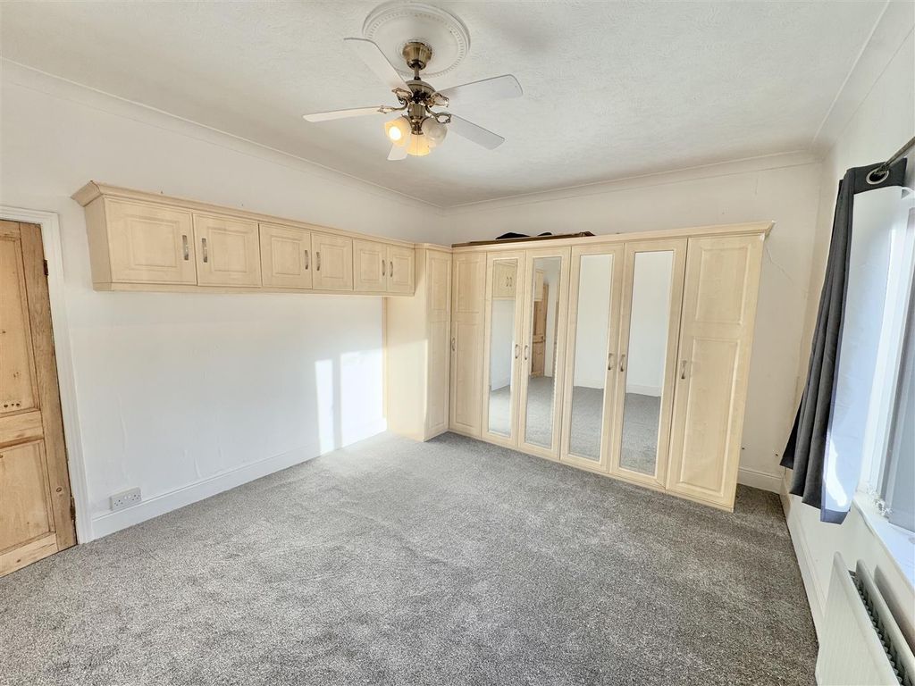 Property photo 3 of 12 Bedroom