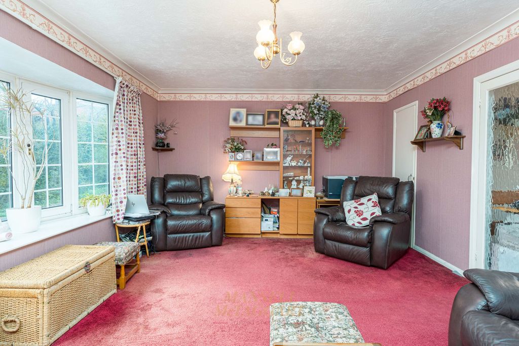 Property photo 3 of 18