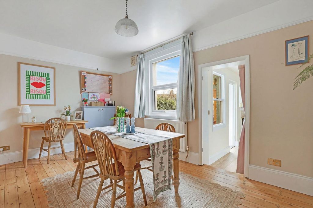 Property photo 1 of 17 Diningnoshoes.Jpg