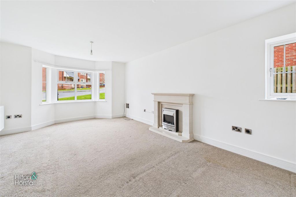 Property photo 2 of 23 Grenfell Gardens