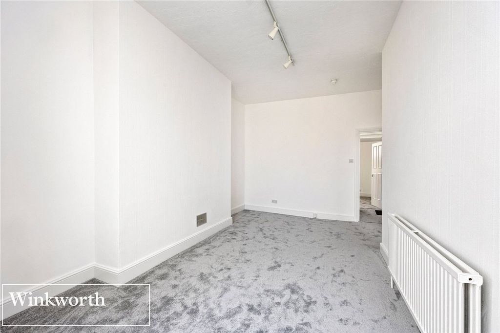 Property photo 3 of 10 Picture No. 11