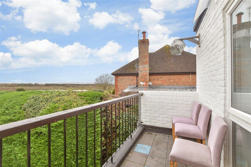 Property photo 1 of 11 Balcony / Terrace