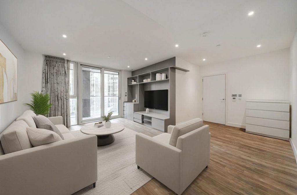 Property photo 2 of 22