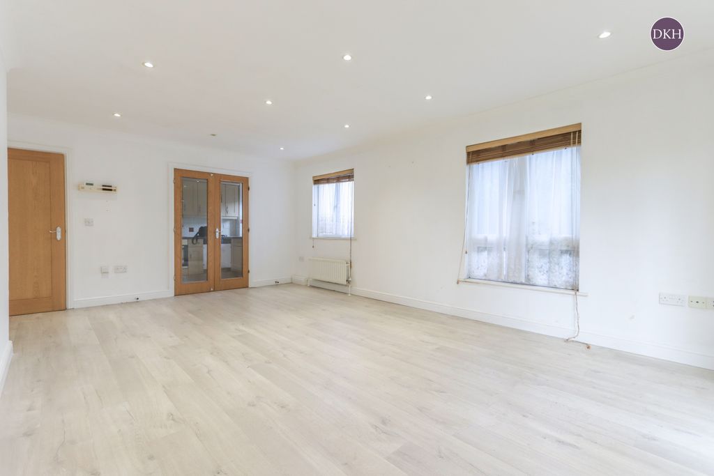 Property photo 2 of 10 Picture No. 22