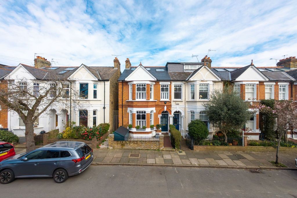 Property photo 2 of 16 4714072
