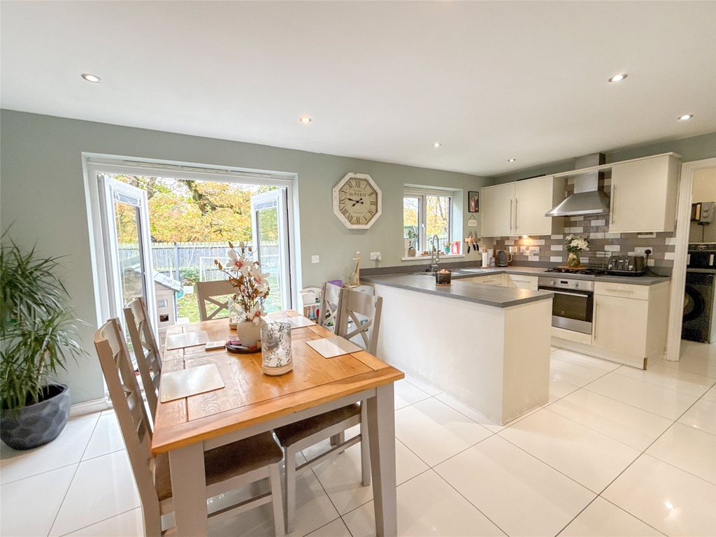 Property photo 2 of 13 Dining Kitchen