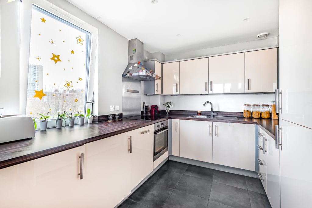 Property photo 3 of 9 702985 (3)