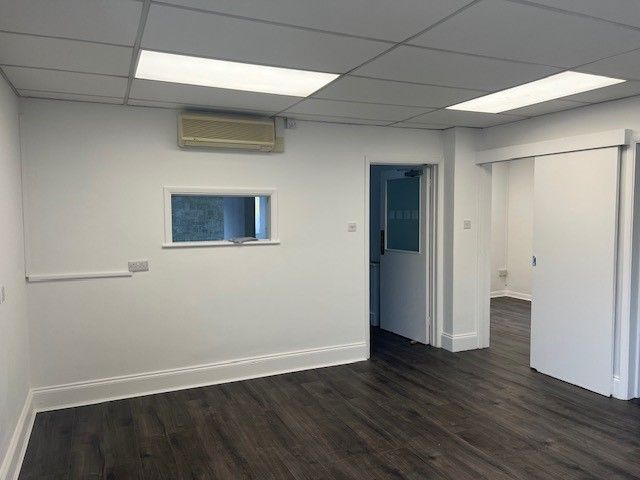 Property photo 2 of 4 D1 Use Or Offices To Let In Crawley