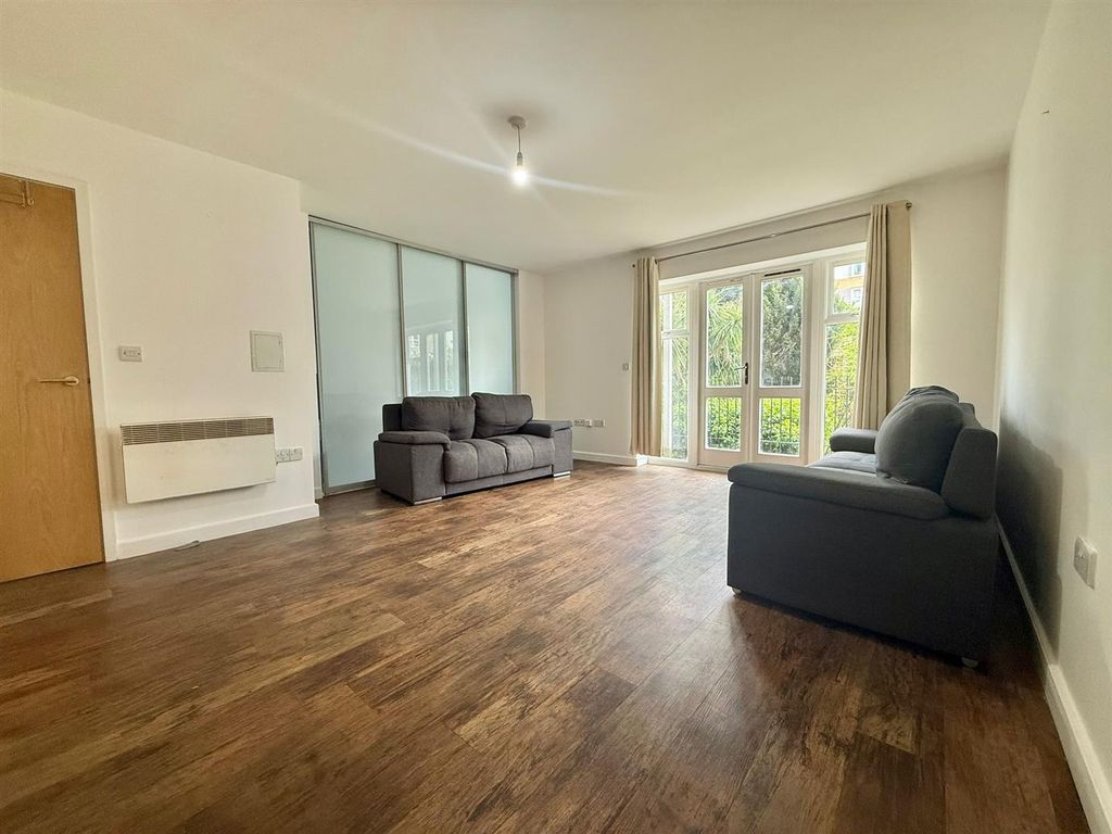 Property photo 2 of 9 Lounge.Jpeg