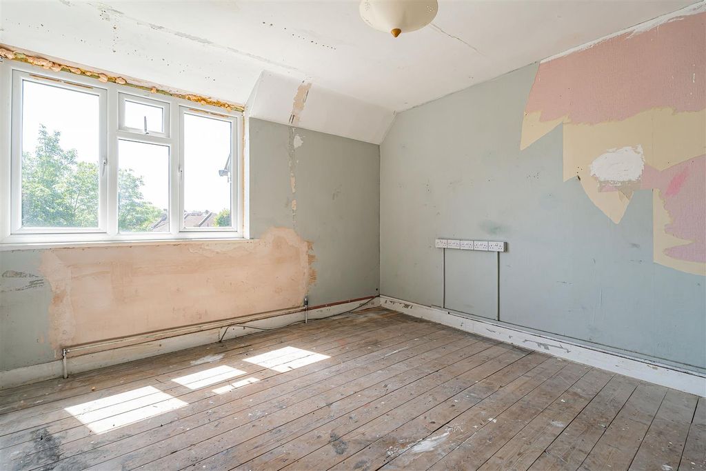 Property photo 3 of 21 16_82865.Jpg
