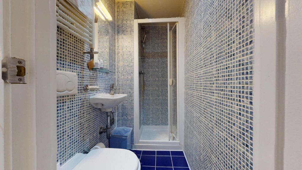 Property photo 3 of 4 Bathroom