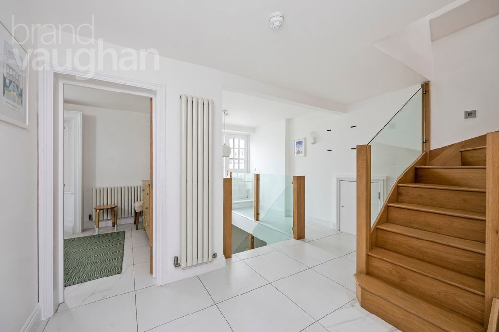 Additional image 15 of 3 bed flat for saleSussex Square, Brighton, East Sussex BN2