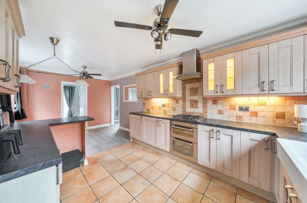 Property photo 2 of 22 1376385-5-691485Cbea9E1