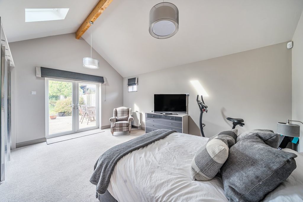 Property photo 3 of 26