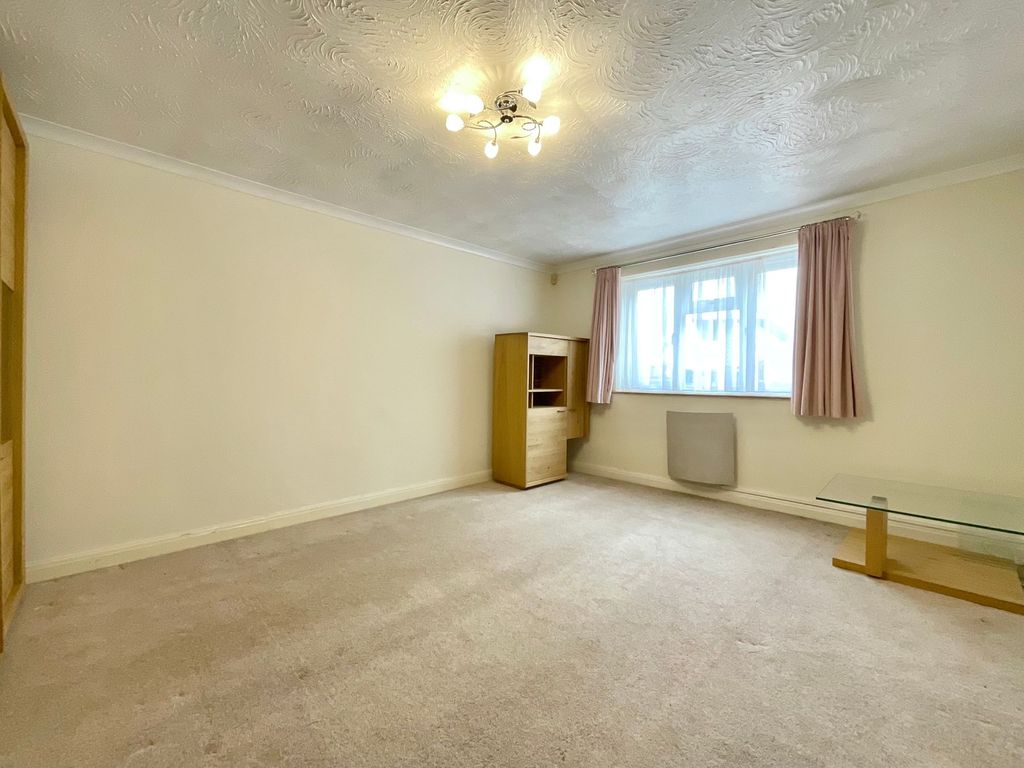 Property photo 3 of 15