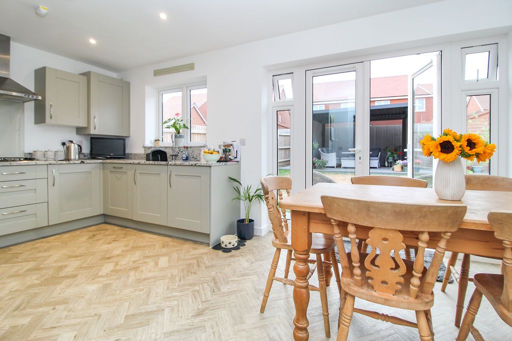 Property photo 3 of 17 Kitchen/Diner