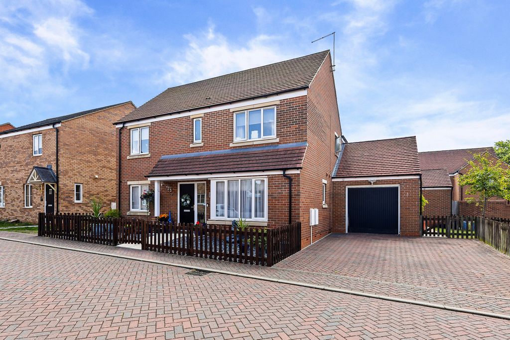 Property photo 1 of 33