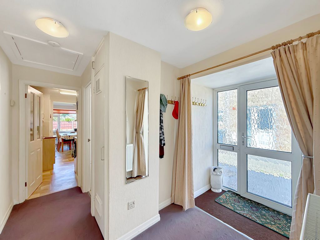 Property photo 2 of 27