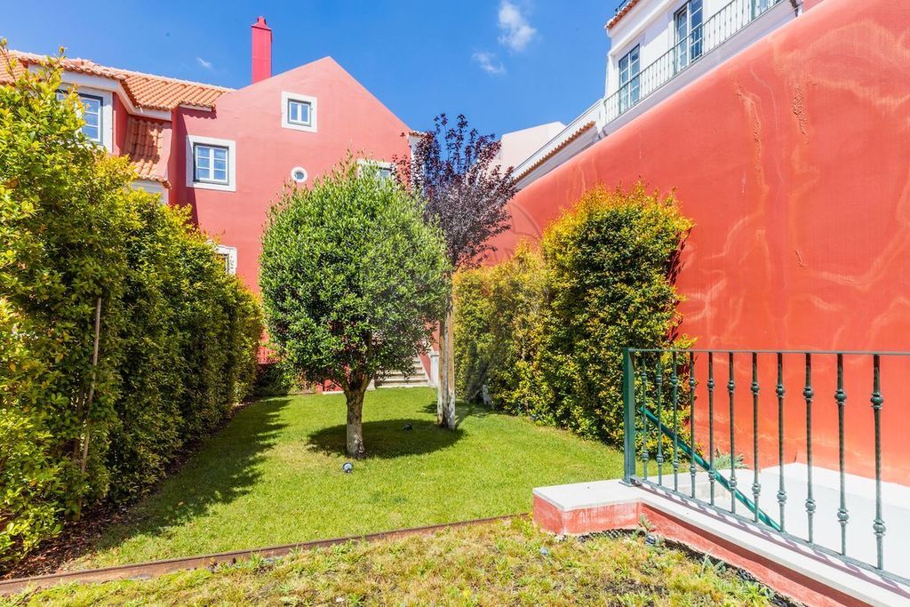 Property photo 1 of 32