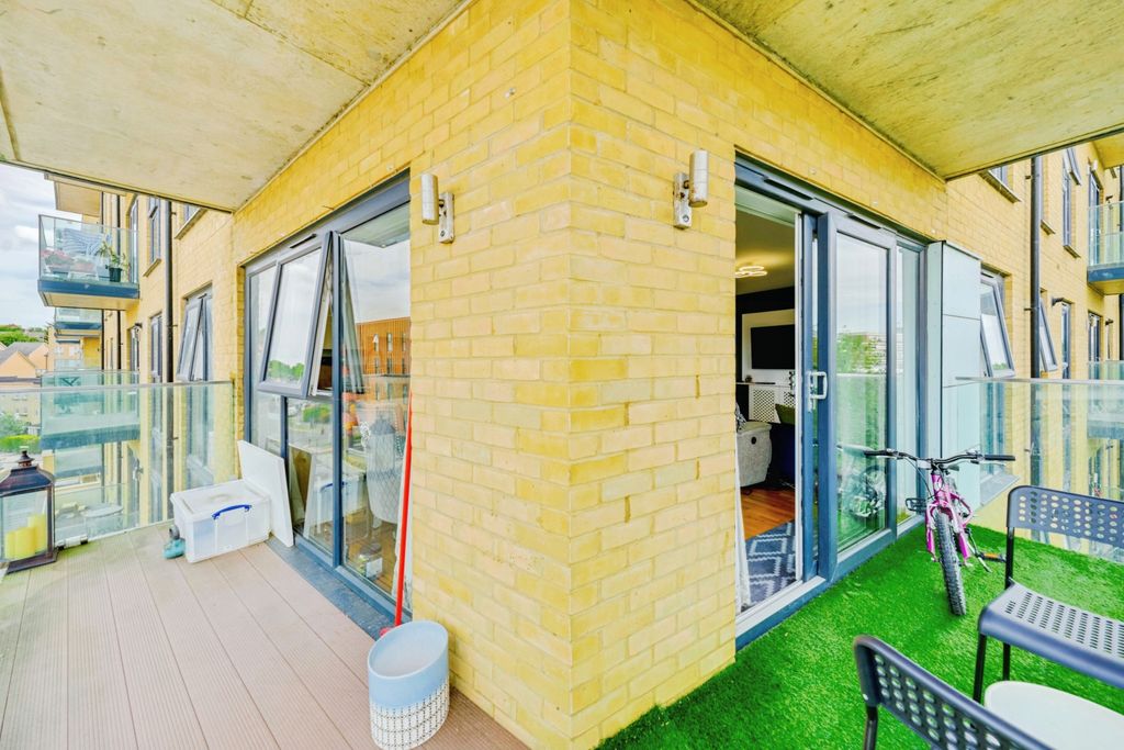 Property photo 3 of 19