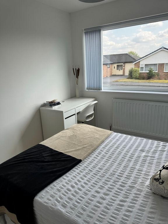Property photo 2 of 10 Room 1 Pic 4