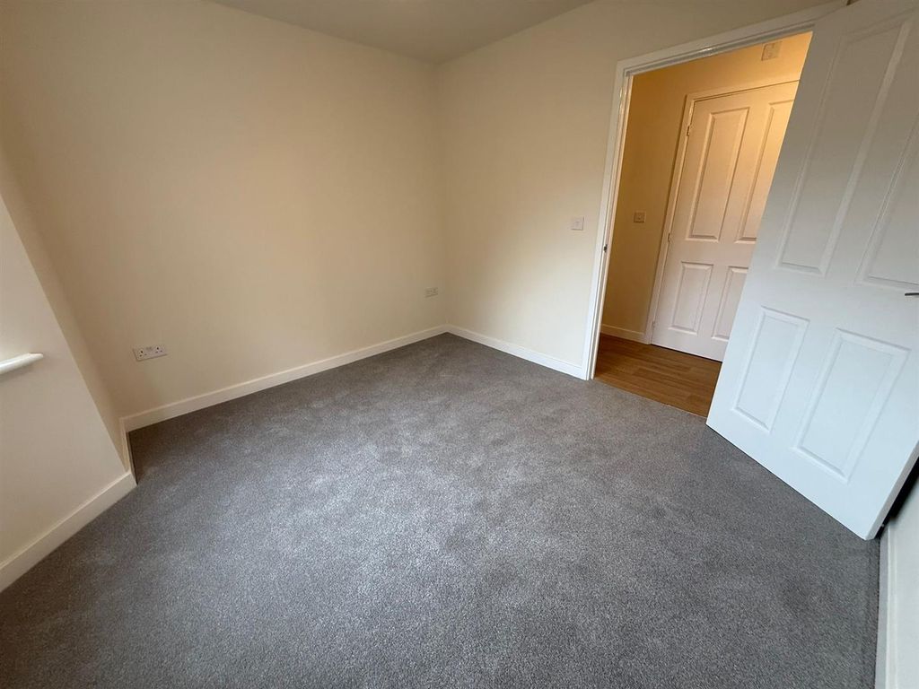 Property photo 3 of 16 0A656c30-c4B9-45d8-8763-421Ef7F18584.Jpg