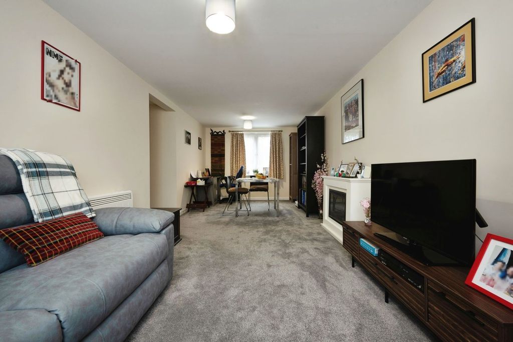 Property photo 3 of 14