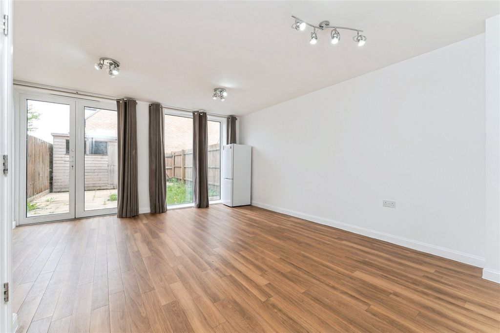 Property photo 2 of 29 Picture No. 65