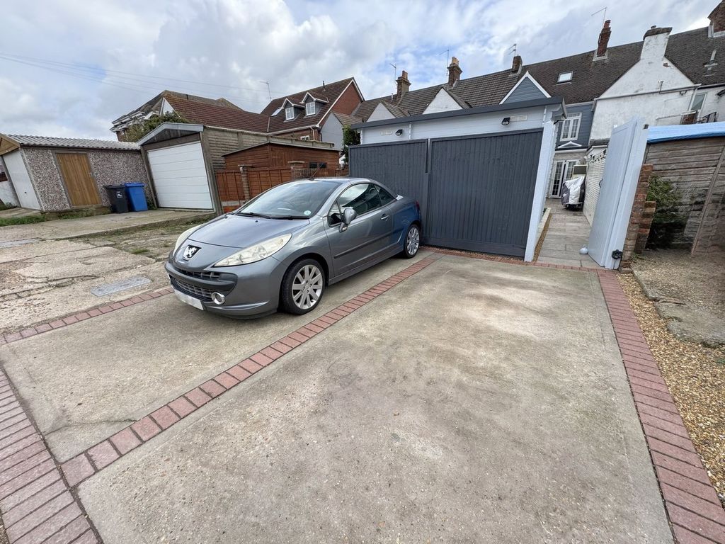 Property photo 3 of 30