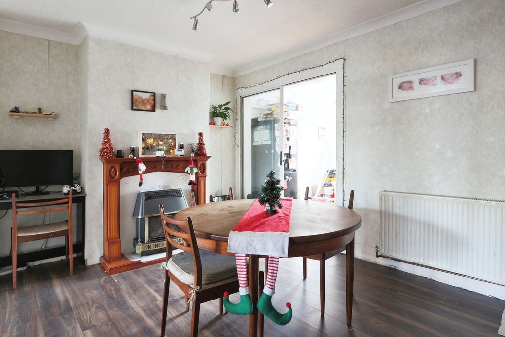 Property photo 3 of 12 3769768