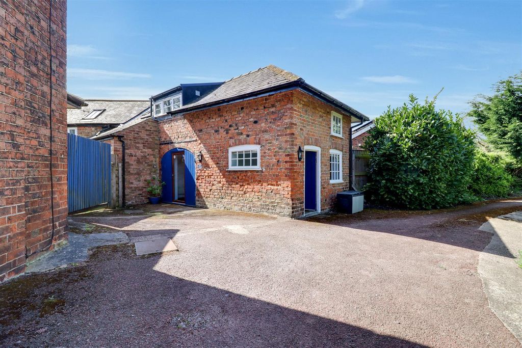 Property photo 2 of 45 The Apple Loft